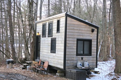 Modern Tiny House with Ski Access in Bennington, New Hamsphire - glamping.directory