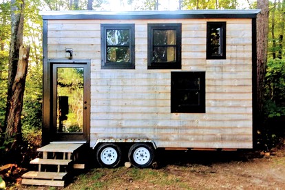 Modern Tiny House with Ski Access in Bennington, New Hamsphire - Bennington, New Hampshire - glamping.directory