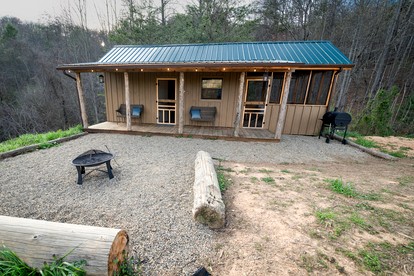 Nature Lovers Cabin with Spectacular Views of the Great Smoky Mountains, Tennesse - glamping.directory