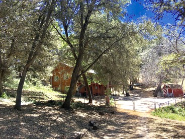 Spacious and Cozy Cabin Rental with Amazing Views in Julian, California - Julian, California - glamping.directory