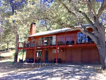 Spacious and Cozy Cabin Rental with Amazing Views in Julian, California - glamping.directory