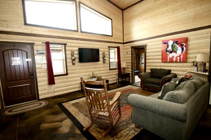 Incredible Secluded Cabin with Fantastic Desert Views in Monticello, Utah - Monticello, Utah - glamping.directory