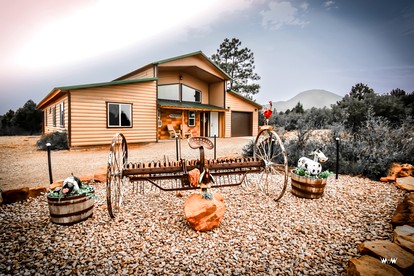 Incredible Secluded Cabin with Fantastic Desert Views in Monticello, Utah - glamping.directory