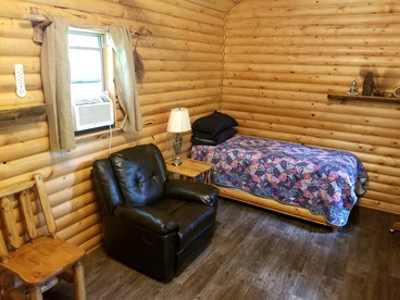 Cozy Creekside Cabin Rental for a Secluded Weekend Getaway in Wisconsin - Sparta, Wisconsin - glamping.directory