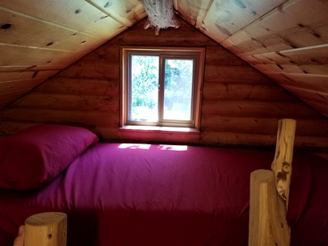 Cozy Creekside Cabin Rental for a Secluded Weekend Getaway in Wisconsin - Sparta, Wisconsin - glamping.directory