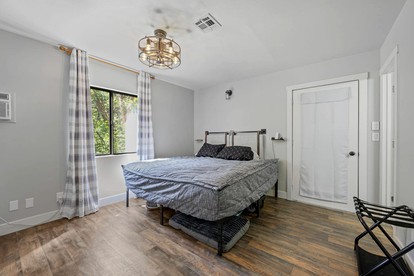Wonderful Cabin with Fireplace, Fire Pit and Barbecue in Glendale, Utah - Glendale, Utah - glamping.directory
