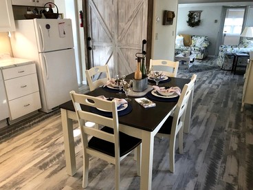 Equipped Cottage Ideal for Groups in Milo, New York - Milo, New York - glamping.directory