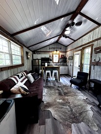 Unique Treehouse on Working Farm in Texas, Perfect for Rustic Weekends in Nature - Forestburg, Texas - glamping.directory