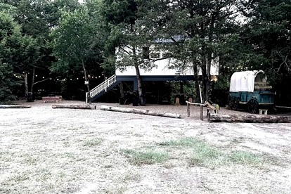 Unique Treehouse on Working Farm in Texas, Perfect for Rustic Weekends in Nature - Forestburg, Texas - glamping.directory