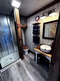 Unique Treehouse on Working Farm in Texas, Perfect for Rustic Weekends in Nature - Forestburg, Texas - glamping.directory