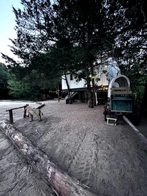 Unique Treehouse on Working Farm in Texas, Perfect for Rustic Weekends in Nature - Forestburg, Texas - glamping.directory