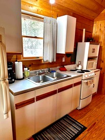 Dreamy Lofted Cabin with Direct Lake Access in Maine - Beaver Cove, Maine - glamping.directory