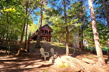 Dreamy Lofted Cabin with Direct Lake Access in Maine - Beaver Cove, Maine - glamping.directory