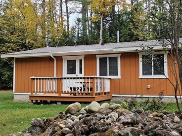 Beautiful Cozy Cabin with Hot Tub and Fire Pit near Haverhill, New Hampshire - glamping.directory