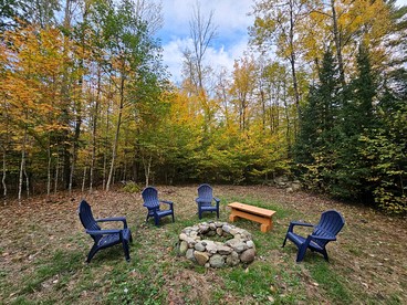 Beautiful Cozy Cabin with Hot Tub and Fire Pit near Haverhill, New Hampshire - Haverhill, New Hampshire - glamping.directory