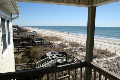 Spacious Oceanfront Cottage near Shallotte River Swamp Park in Holden Beach, North Carolina - Holden Beach, North Carolina - glamping.directory