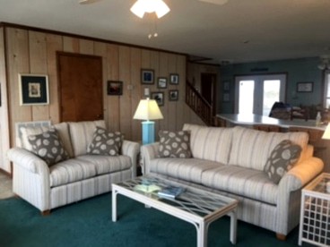 Spacious Oceanfront Cottage near Shallotte River Swamp Park in Holden Beach, North Carolina - Holden Beach, North Carolina - glamping.directory