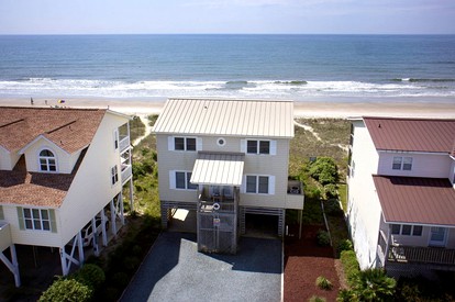Spacious Oceanfront Cottage near Shallotte River Swamp Park in Holden Beach, North Carolina - Holden Beach, North Carolina - glamping.directory