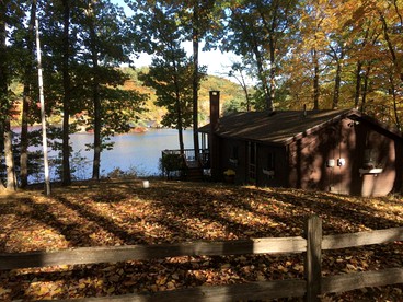 Lakeside Two-Bedroom Vacation Rental Set in the Summer Town of Camden, Maine - Camden, Maine - glamping.directory
