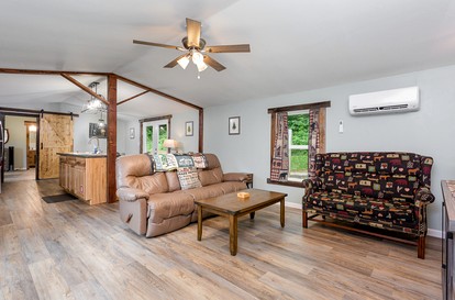 Quaint Secluded Cottage with Private Hot-Tub Incredible for a Weekend Getaway at Hocking Hills in Ohio - Logan, Ohio - glamping.directory