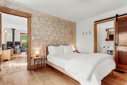 Charming Countryside Escape with Forest Trails & Cozy Comfort in Walton, New York - Walton, New York - glamping.directory