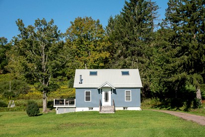 Charming Countryside Escape with Forest Trails & Cozy Comfort in Walton, New York - glamping.directory