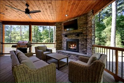 Private Forestview Luxury Cabin with Hot Tub, Foosball Loft & Outdoor Fireplace Near Beavers Bend, Broken Bow, OK - Broken Bow, Oklahoma - glamping.directory