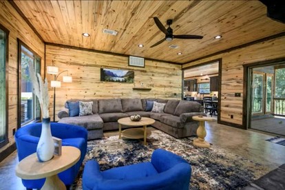Private Forestview Luxury Cabin with Hot Tub, Foosball Loft & Outdoor Fireplace Near Beavers Bend, Broken Bow, OK - Broken Bow, Oklahoma - glamping.directory