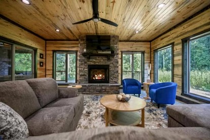 Private Forestview Luxury Cabin with Hot Tub, Foosball Loft & Outdoor Fireplace Near Beavers Bend, Broken Bow, OK - Broken Bow, Oklahoma - glamping.directory