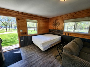 Tranquil Cottage with Picnic Table and Fire Ring in Trempealeau, Wisconsin - Whitehall, Wisconsin - glamping.directory