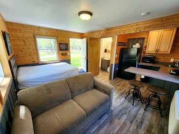 Tranquil Cottage with Picnic Table and Fire Ring in Trempealeau, Wisconsin - Whitehall, Wisconsin - glamping.directory