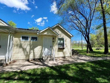 Tranquil Cottage with Picnic Table and Fire Ring in Trempealeau, Wisconsin - Whitehall, Wisconsin - glamping.directory