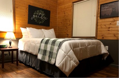 Tranquil Cottage with Picnic Table and Fire Ring in Trempealeau, Wisconsin - Whitehall, Wisconsin - glamping.directory