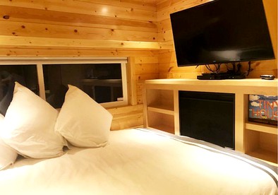 Beautiful Tiny House Getaway with Pool Access near Catskill, New York - South Cairo, New York - glamping.directory
