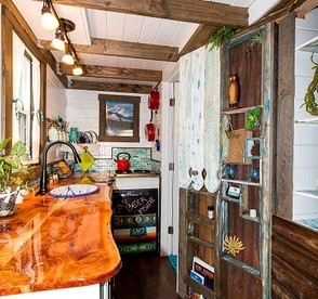 Unique Caravan Rental near Deschutes National Forest, Oregon - Bend, Oregon - glamping.directory