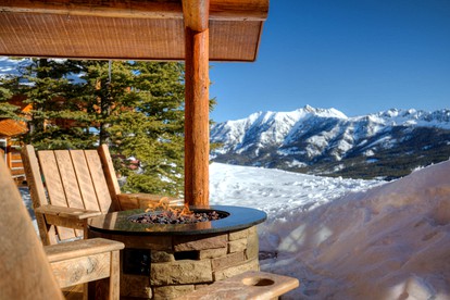 Rustic and Cozy Log Cabin with Ski-in Access, Hot Tub, and Fire Pit in Big Sky, Montana - Big Sky, Montana - glamping.directory