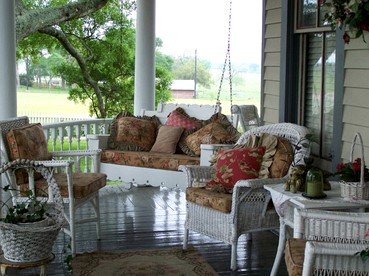 Romantic Room Rental in Lovely Bed and Breakfast near Bellville, Texas - Bellville, Texas - glamping.directory