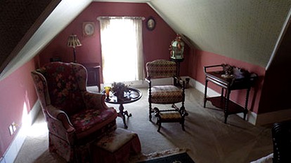 Romantic Room Rental in Lovely Bed and Breakfast near Bellville, Texas - Bellville, Texas - glamping.directory