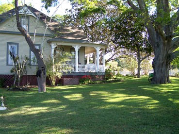Romantic Room Rental in Lovely Bed and Breakfast near Bellville, Texas - glamping.directory