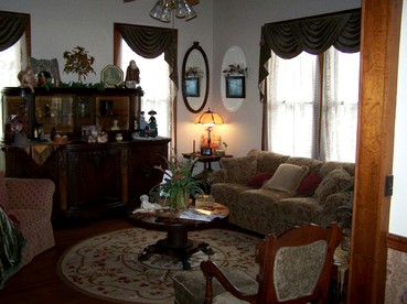 Romantic Room Rental in Lovely Bed and Breakfast near Bellville, Texas - Bellville, Texas - glamping.directory