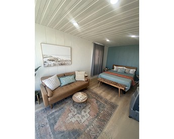 Unique Mirror Pod on the Shores of Yuba Lake for a Fantastic Couples Escape in Utah - Levan, Utah - glamping.directory