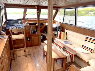 Experience the Magic of Sleeping Your Own Private Yacht in Damariscotta, Maine - Damariscotta, Maine - glamping.directory
