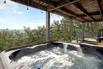 Splendid Mountaintop Cabin Retreat near South Branch Potomac River in West Virginia - Romney, West Virginia - glamping.directory