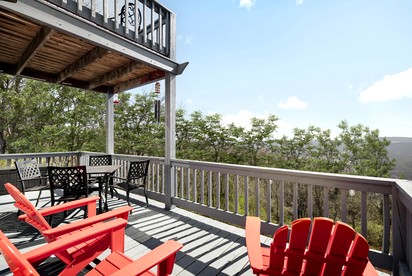 Splendid Mountaintop Cabin Retreat near South Branch Potomac River in West Virginia - Romney, West Virginia - glamping.directory