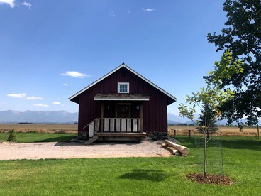 Luxury Flathead Lake Cabin with Stunning Views - Somers, Montana - glamping.directory