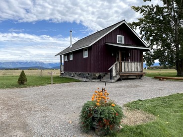 Luxury Flathead Lake Cabin with Stunning Views - Somers, Montana - glamping.directory