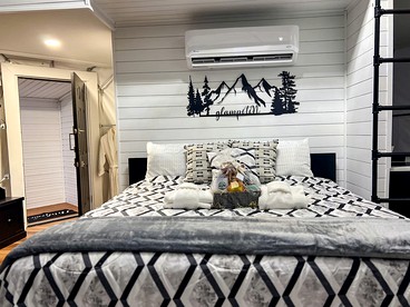 Contrast Cove Dome in Smoky Mountains in Hartford, Tennessee - Hartford, Tennessee - glamping.directory
