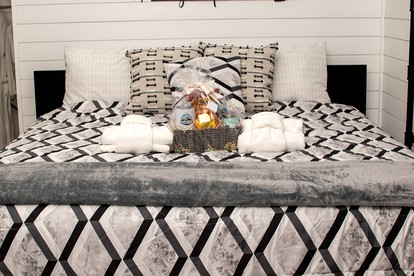 Contrast Cove Dome in Smoky Mountains in Hartford, Tennessee - Hartford, Tennessee - glamping.directory