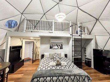 Contrast Cove Dome in Smoky Mountains in Hartford, Tennessee - Hartford, Tennessee - glamping.directory