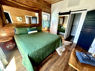 Beautifully-Decorated Soundfront Rental with a Balcony in Kitty Hawk, North Carolina - Kitty Hawk, North Carolina - glamping.directory